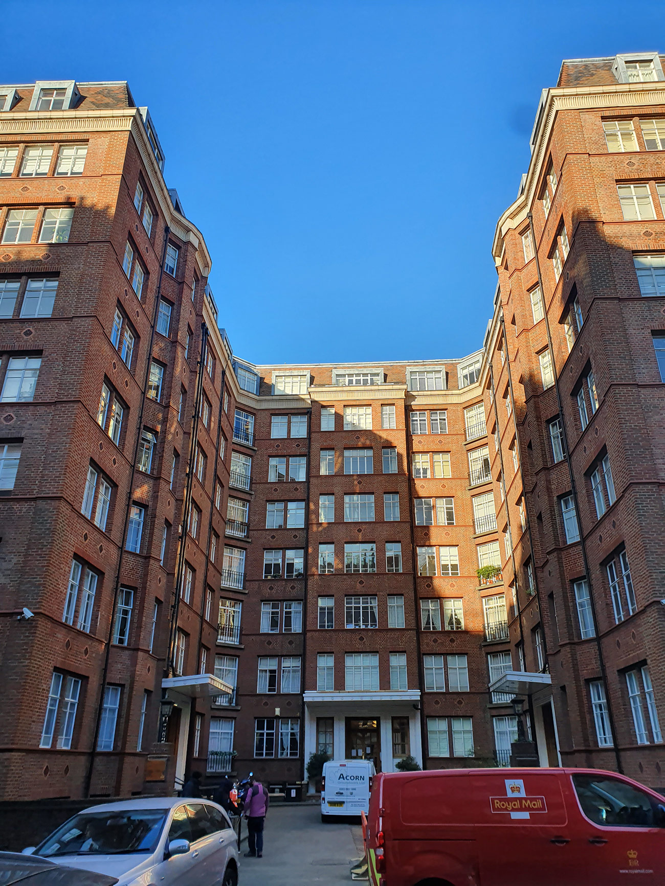 Oakwood Court exterior